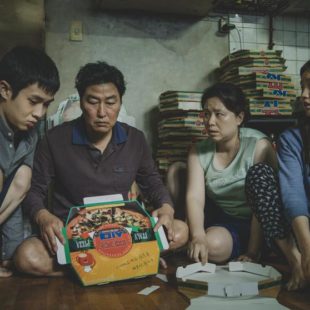 ‘Parásitos’ es uno de los films del año y una obra capital de Joon-Ho como guionista y director. Una película sobresaliente